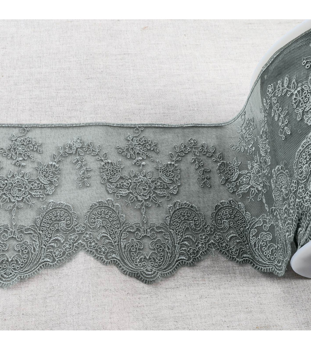 Spool 18m tulle embroidered scalloped flowers shiny 143mm medium gray