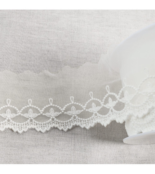 Spool 18m embroidered tulle leaves with matt festoons 75mm ecru