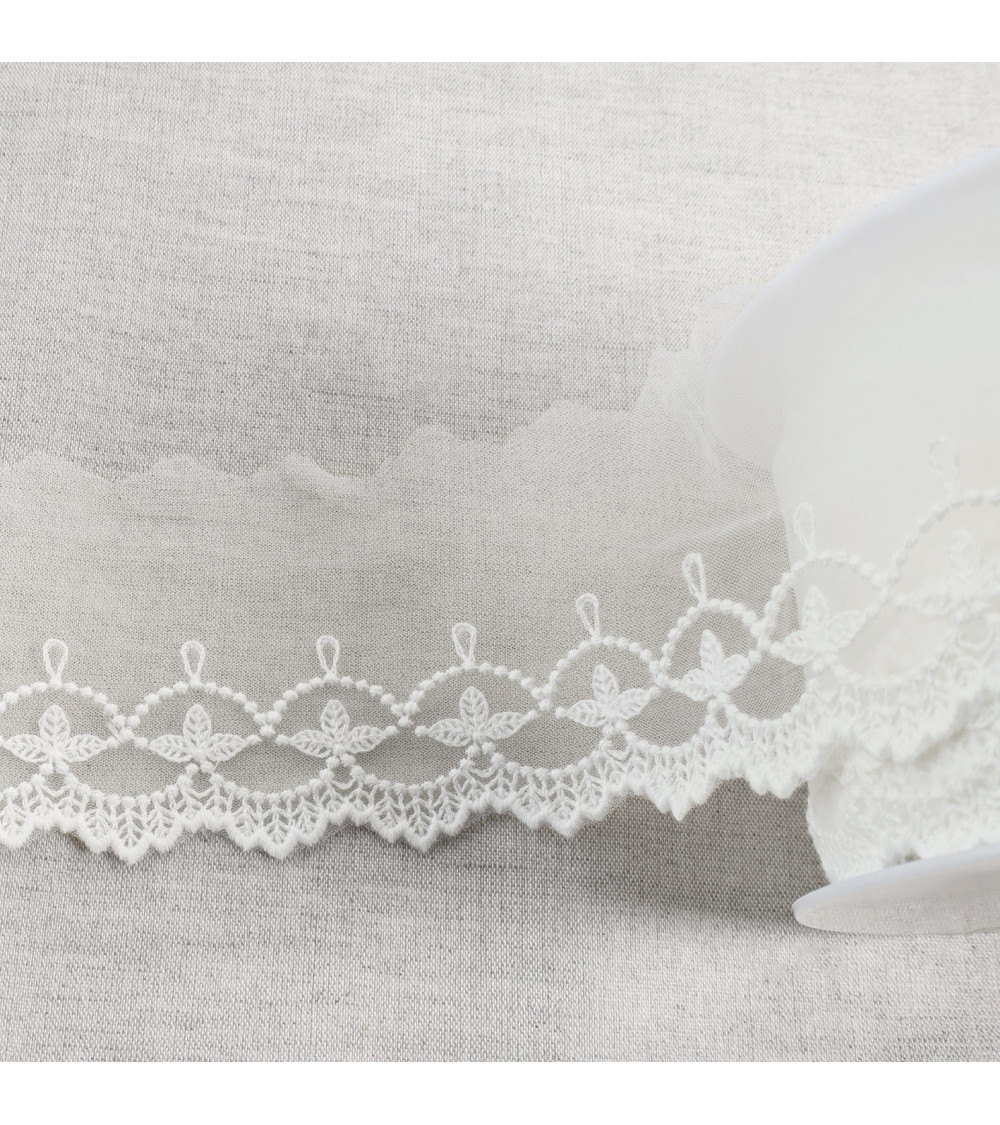 Spool 18m embroidered tulle leaves with matt festoons 75mm ecru