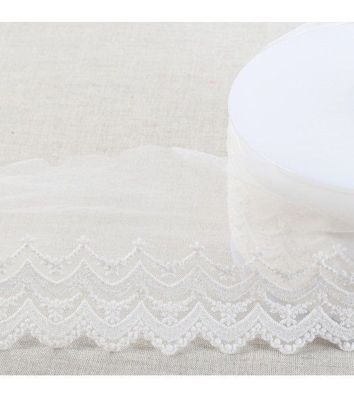 Spool 18m embroidered tulle double wave scalloped matte 108mm ecru