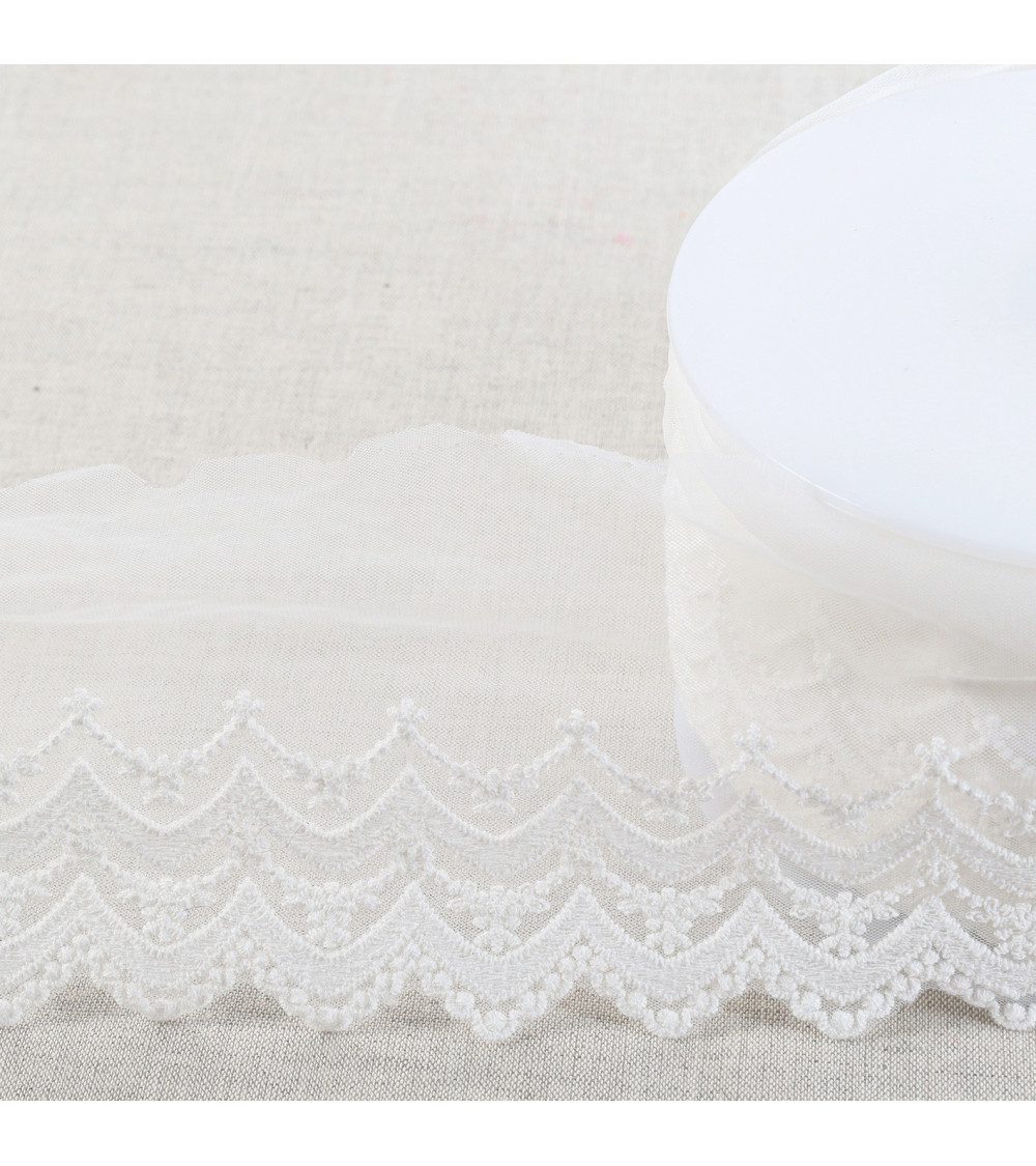 Spool of 18m embroidered tulle, double wave, scalloped, matt, 108mm, ecru