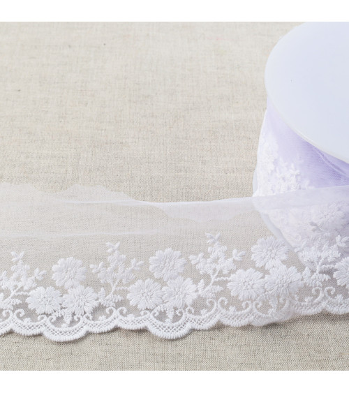 Spool 18m tulle embroidered bouquet of flowers matte 95mm white