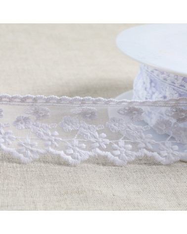 Bobina da 13,5 m in tulle ricamato piccoli fiori opachi 44 mm bianco