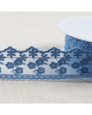 Bobina da 13,5 m in tulle ricamato piccoli fiori opachi da 44 mm blu lavanda