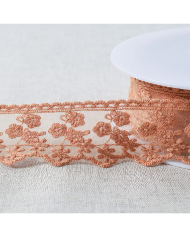 Spool of 13.5m embroidered tulle with small matt flowers 44mm dark beige