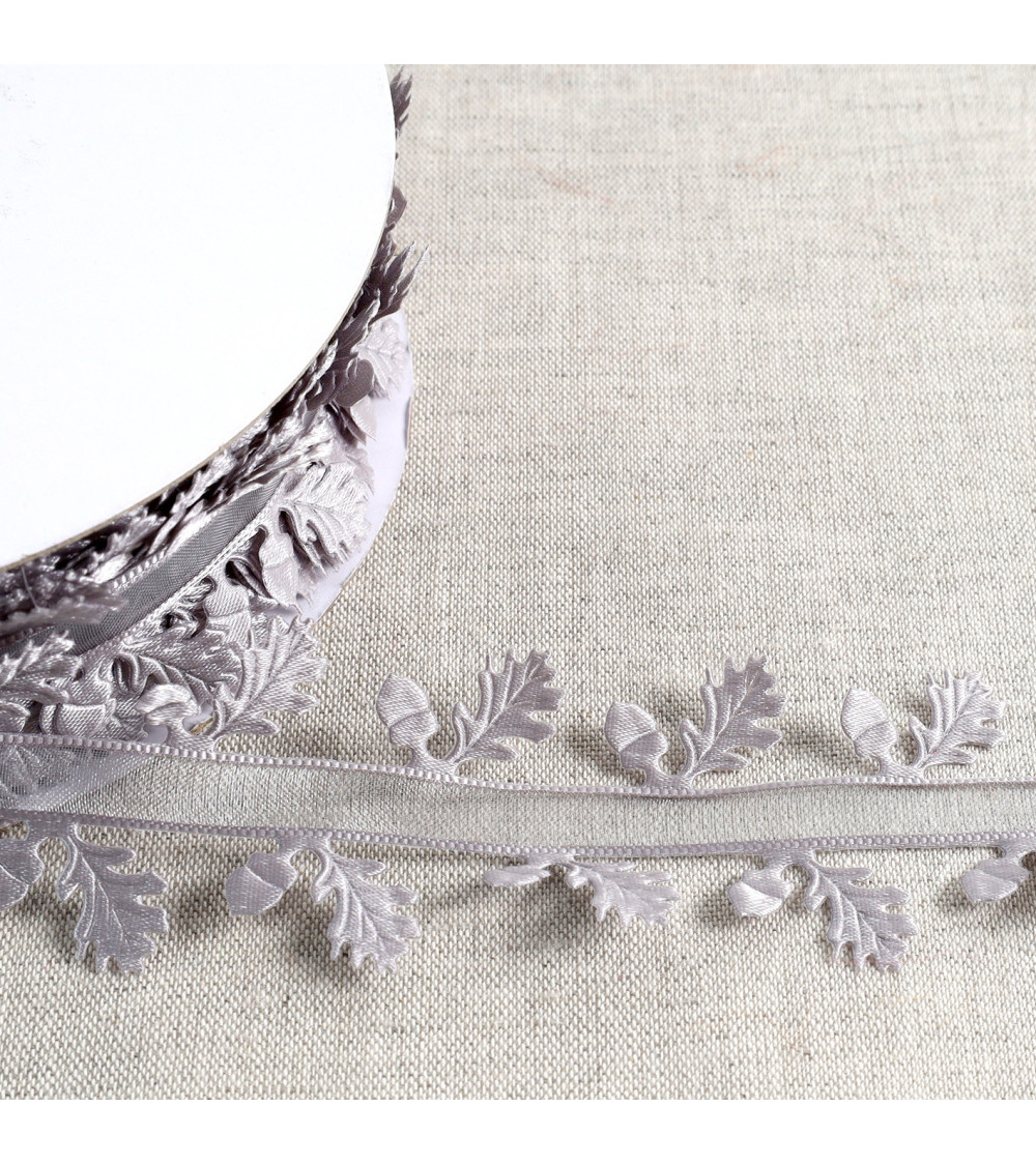 Holly cut ribbon 35mm silver per meter