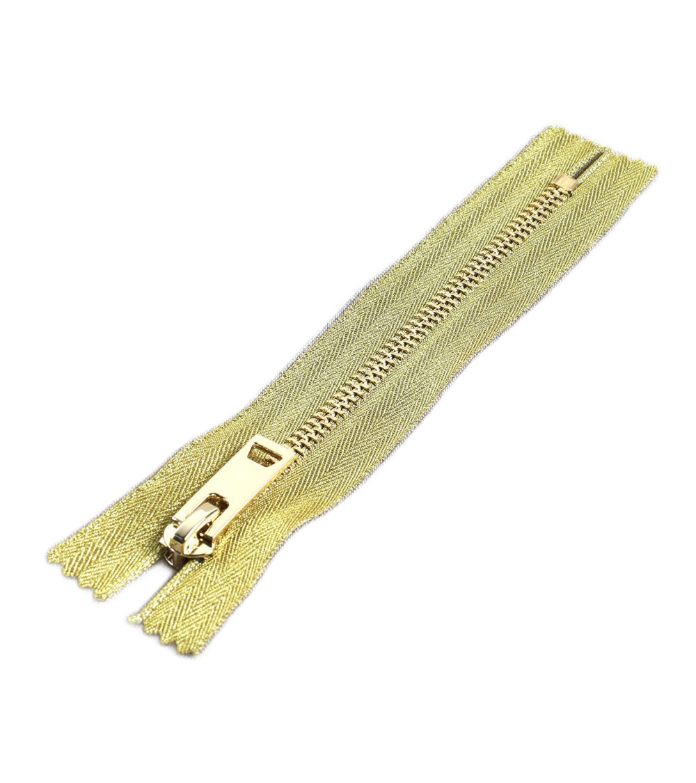 Gold non-separable closure