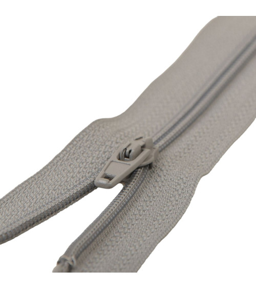 Fine gray Polyester N°2 closure