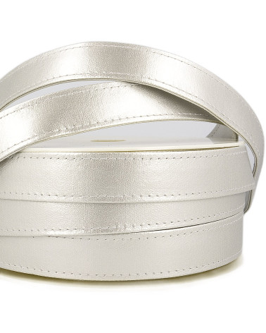 Bobina da 10 metri. Cinturino in similpelle argento da 25 mm