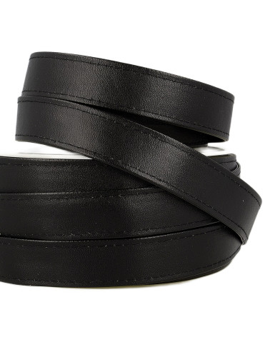 Bobina da 10 metri. Cinturino in similpelle nera da 25 mm