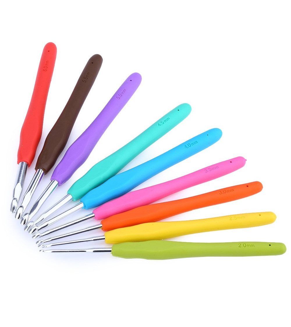 Set of 9 knitting hooks in sizes 2 to 6