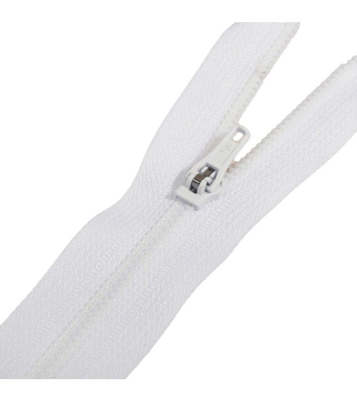 Non-separable spiral mesh closure for pants - white