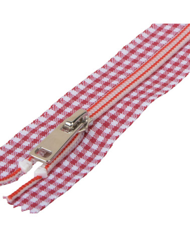 Non-separable gingham closure Red