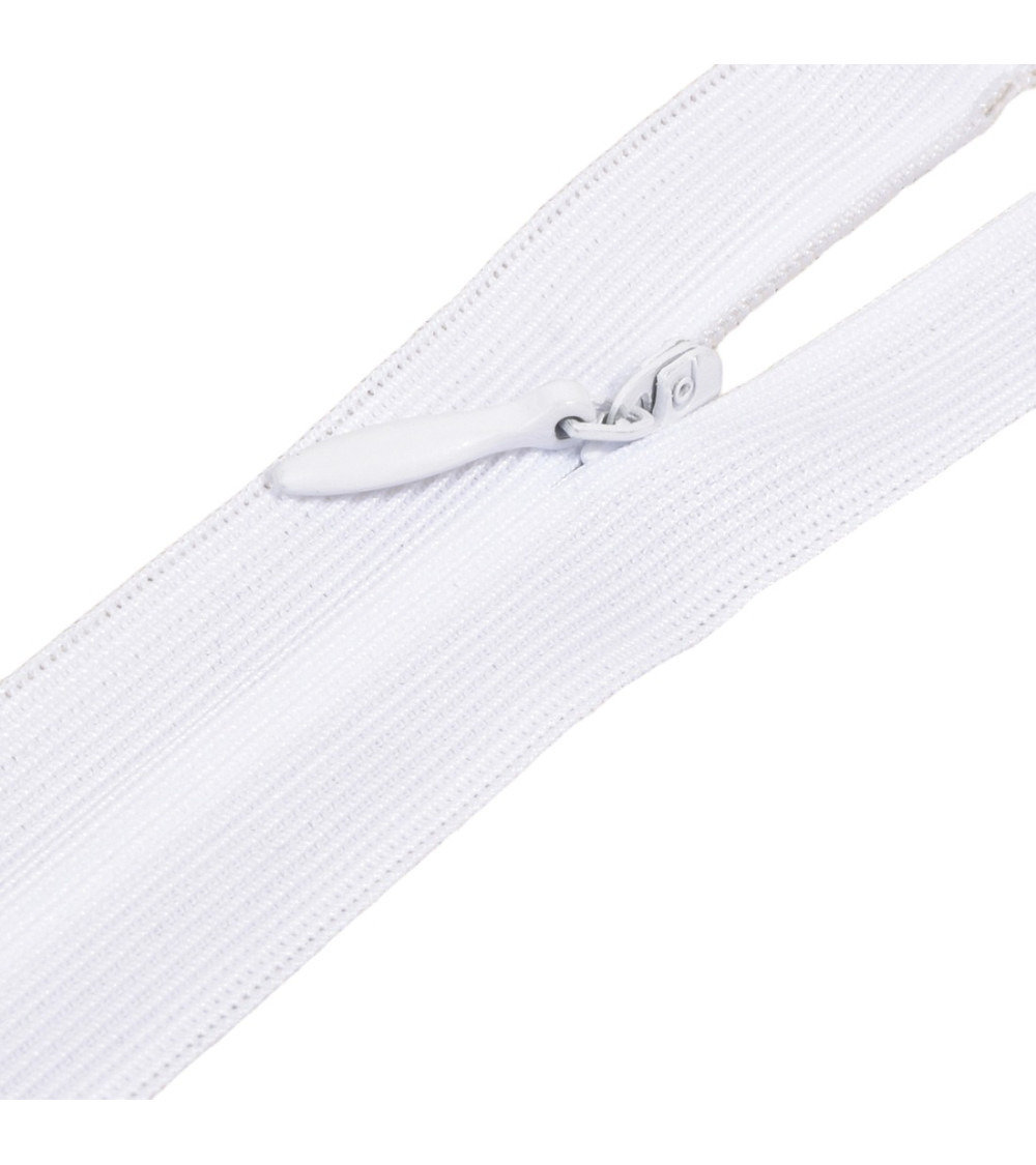Adjustable non-separable invisible closure - white