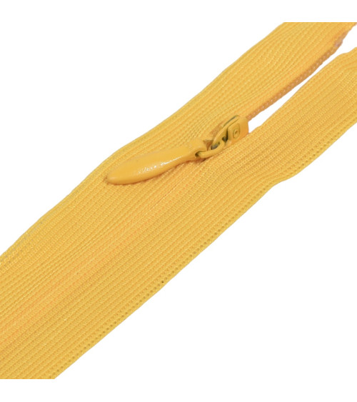 Adjustable invisible non-separable closure - but