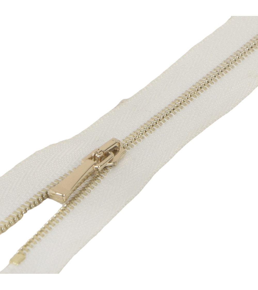Non-separable fine mesh closure gold - white