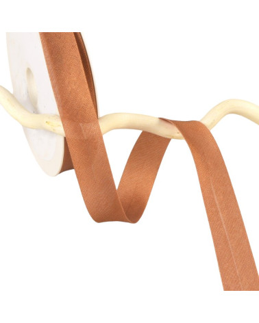 Spool of 25m of iridescent orange metal bias binding 20mm
