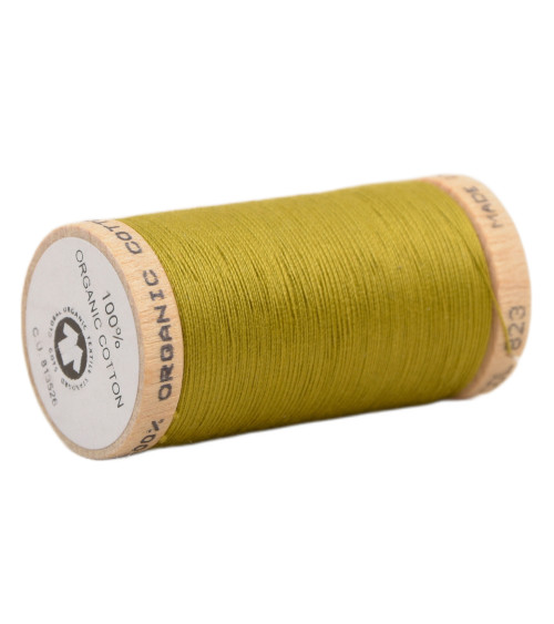 Spool of 100% organic cotton thread 275m pistachio green