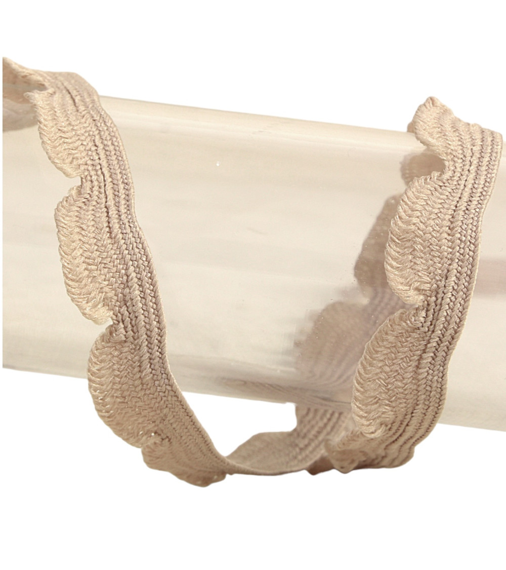 25m spool of scalloped braid 10mm Beige