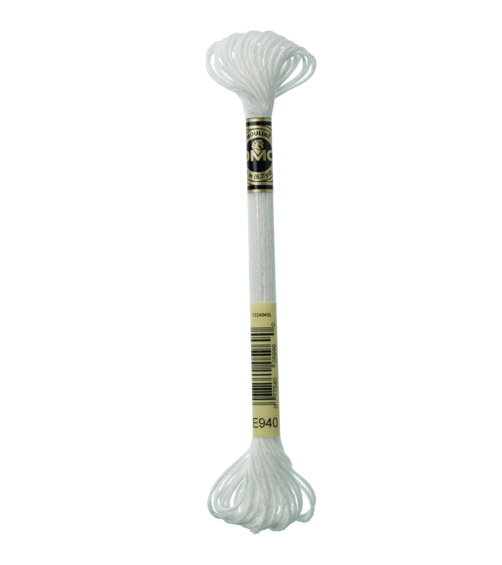 Madeja de 8m hilo de bordar DMC Mouliné efecto claro algodón blanco 940