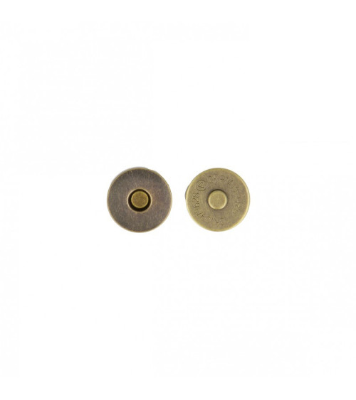 Set of 2 magnet clasps with antique gold colored rivets 19mm