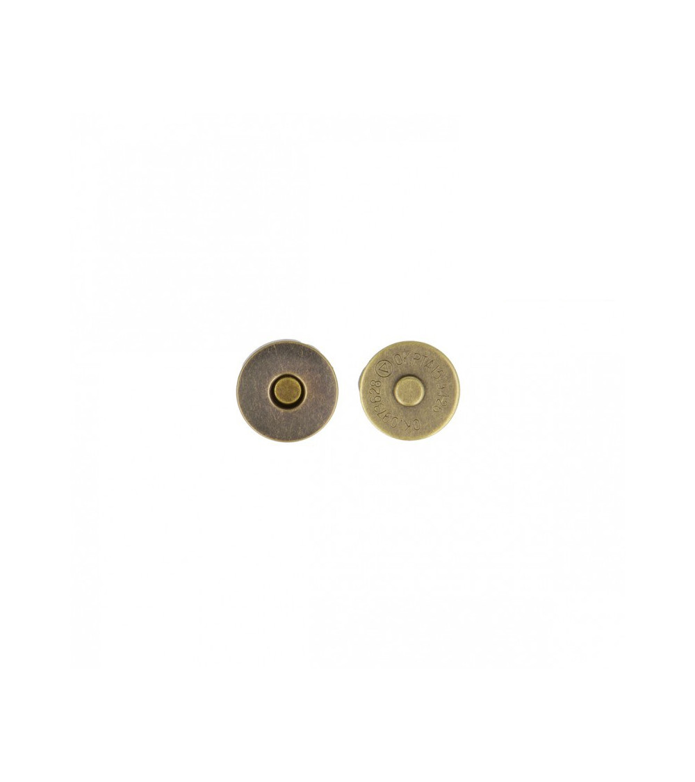 Set of 2 magnet clasps with antique gold colored rivets 19mm