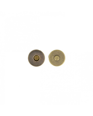 Set of 2 magnet clasps with antique gold colored rivets 19mm