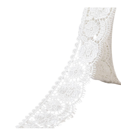 Spool 18m guipure scalloped flowers white 38mm