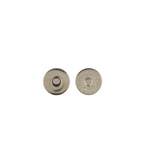 Set of 2 magnet clasps with silver colored rivets 19mm