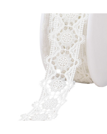 Guipure between two rosettes 42mm white by the meter