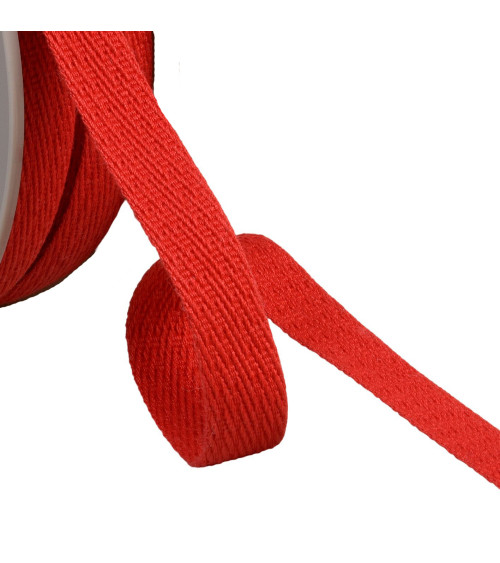 Oblique dash braid 15mm red by the meter