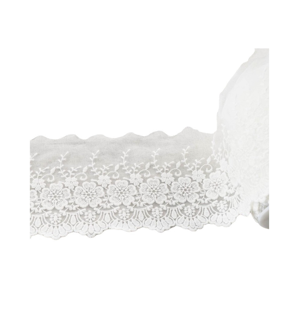 Tulle embroidered with scalloped flowers matt 115mm ecru per meter