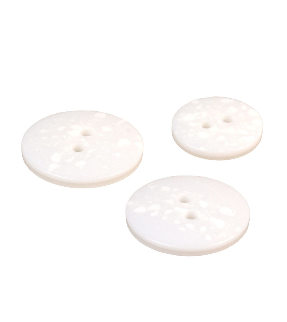 Round recycled plastic button 2 holes white