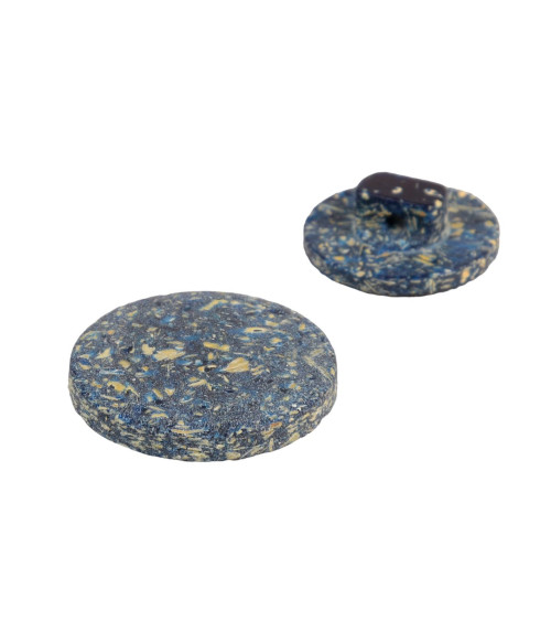 Round button with French blue rice husk shank