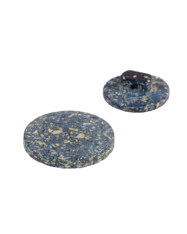 Round button with French blue rice husk shank