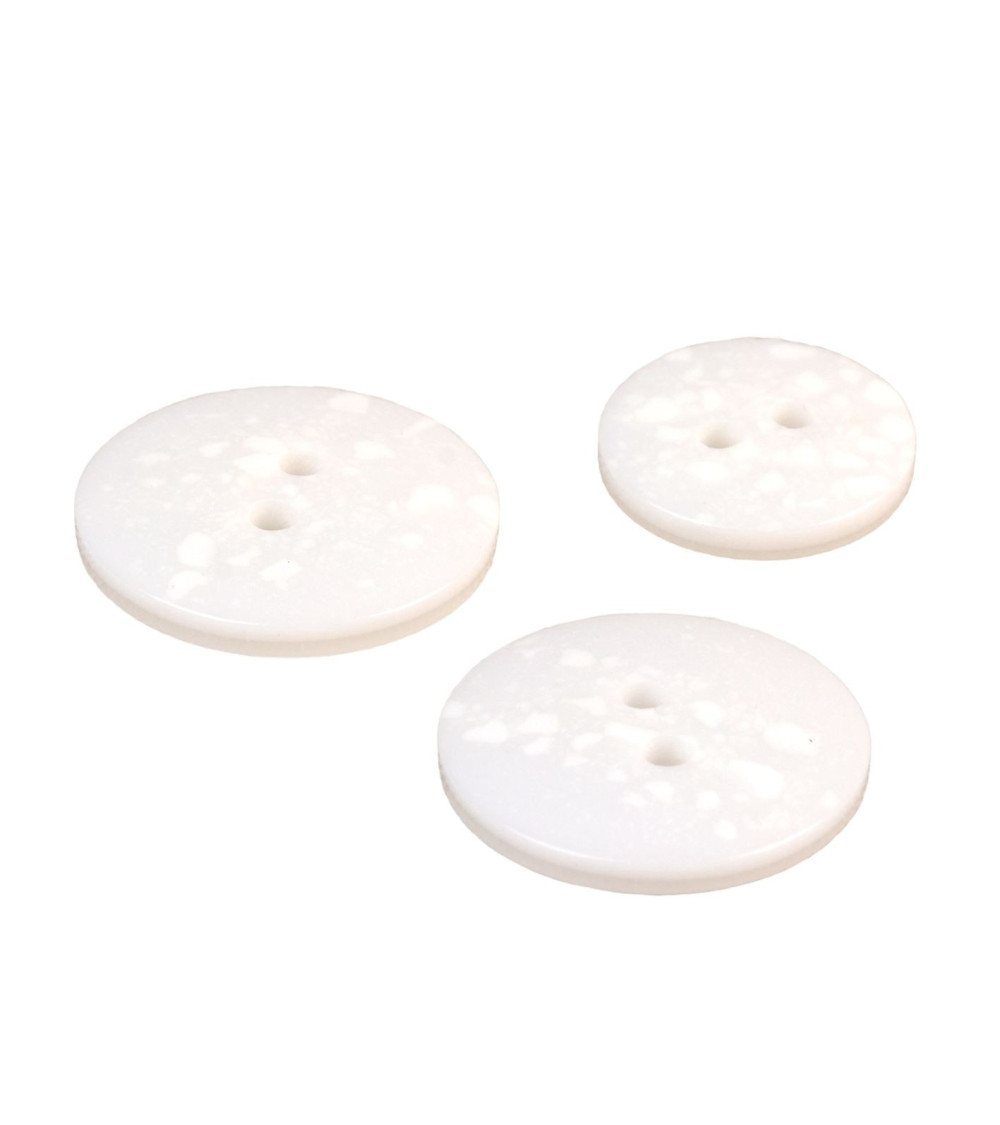 Set of 6 round recycled plastic buttons 2 holes white