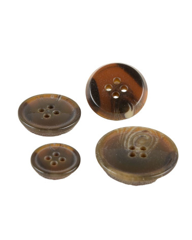 Set of 3 4-hole imitation horn buttons Brown