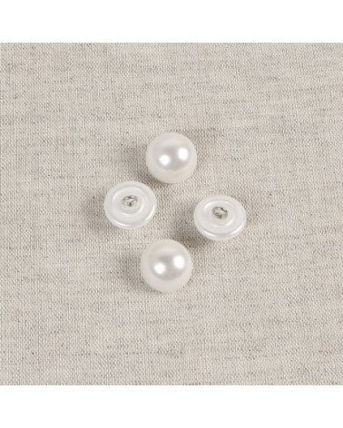 Set di 3 bottoni mezza perla bianchi