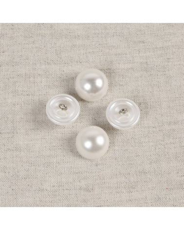 Set di 3 bottoni mezza perla bianchi