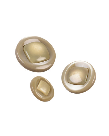 Set of 3 round buttons with stone beige shank