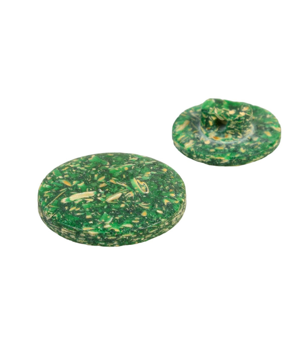 Set of 3 round buttons with pine green rice husk tails