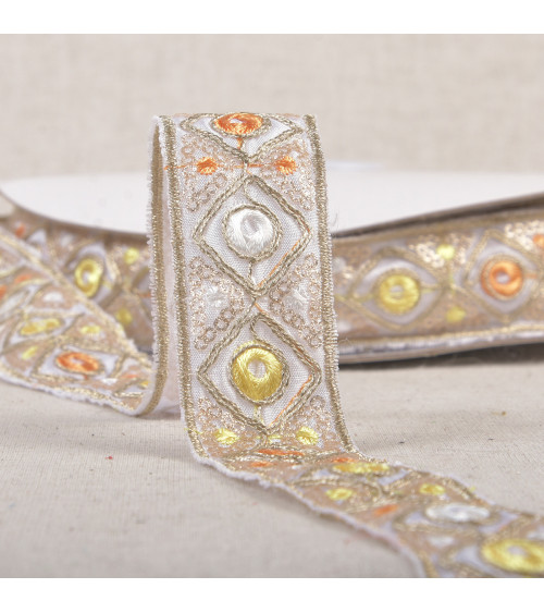 Embroidered Indian braid 30mm white