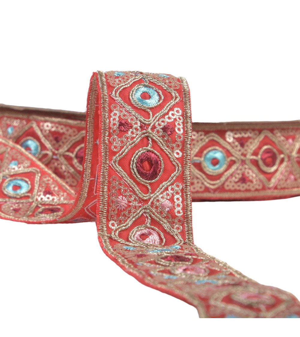 Bobina da 15 m di treccia indiana ricamata da 30 mm rossa