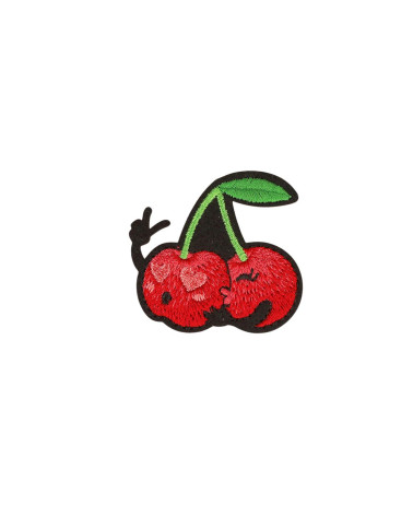 Juego de 3 divertidos parches termoadhesivos Cherry Friends de 4,3 cm x 4,3 cm.