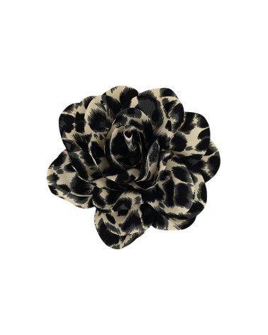 Hellgraue Blumenbrosche mit Panthermuster