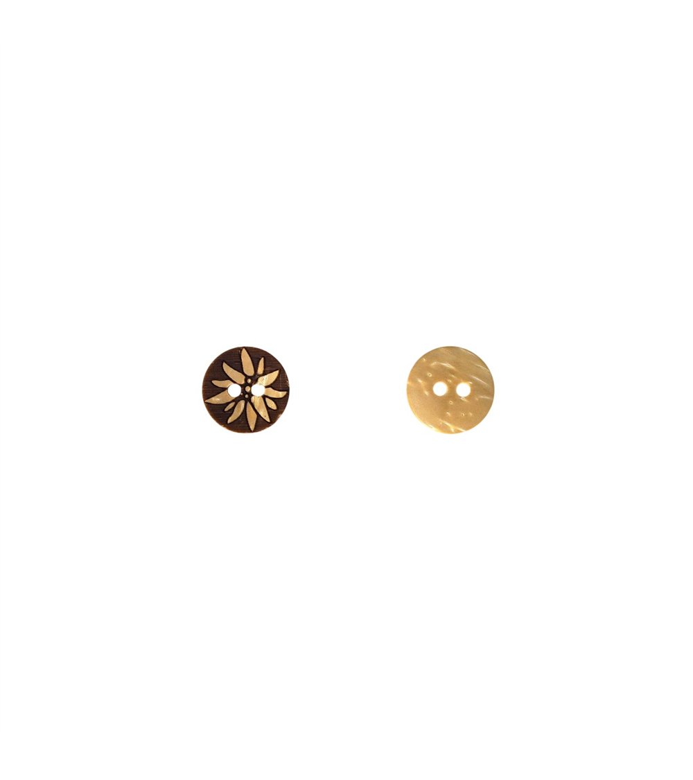 Bouton coco gravé edelweiss