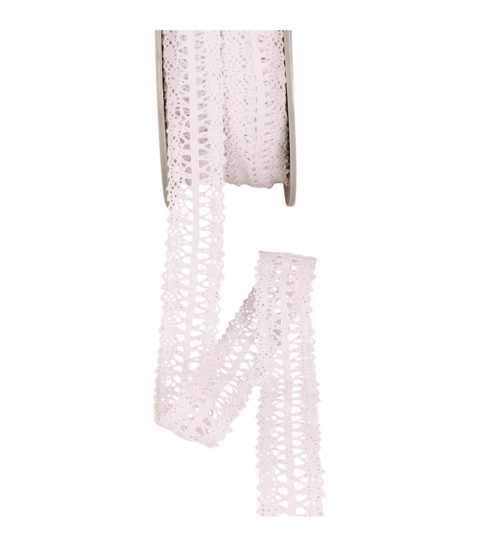 Lace between two 25mm white per meter
