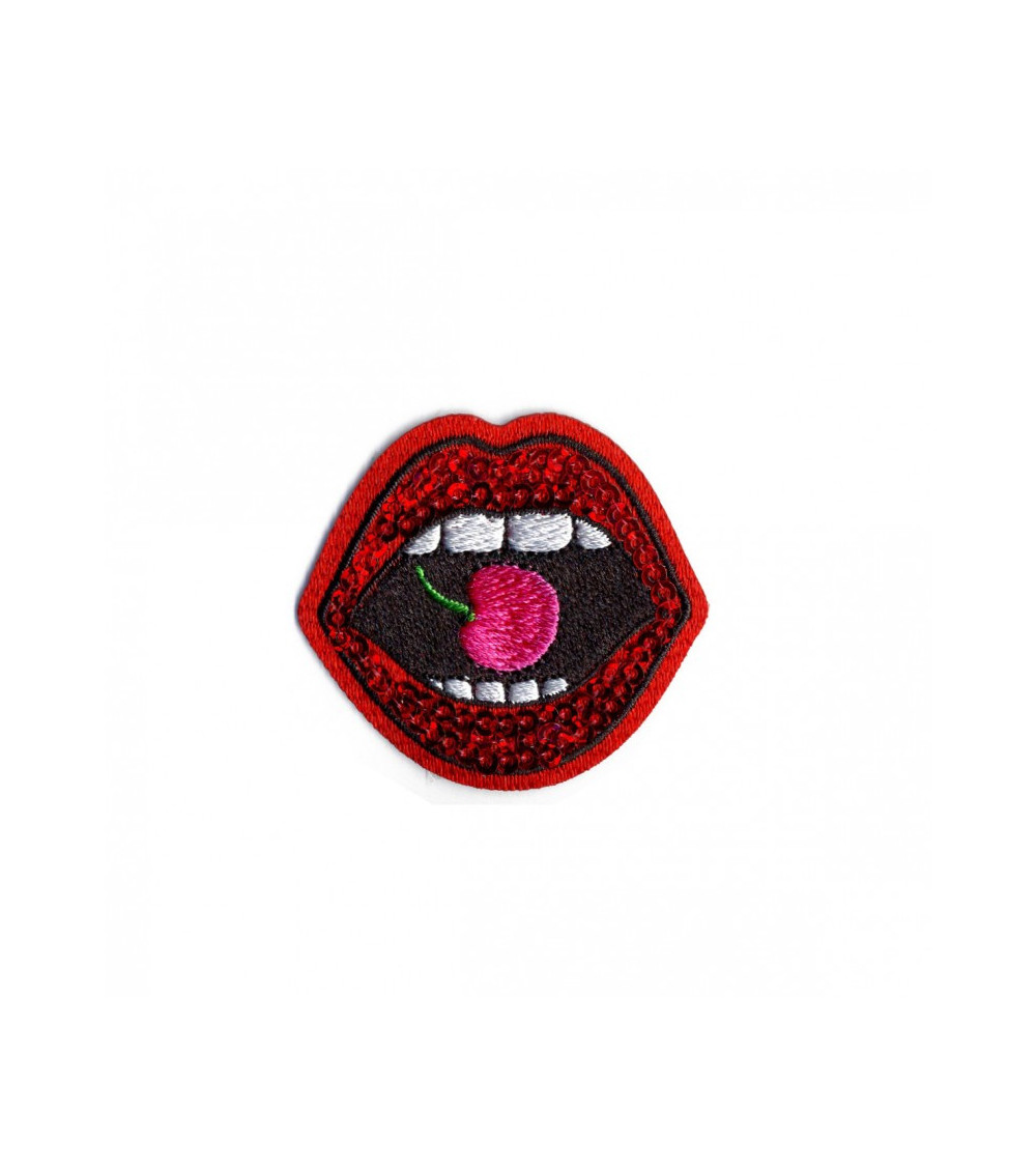 Ecusson thermocollant funny bouche et cerise 45mm x40mm