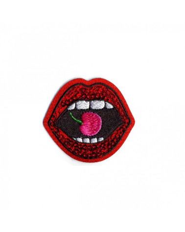 Toppa termoadesiva con bocca divertente e ciliegia 45 mm x 40 mm