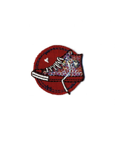 Trendy sneakers iron-on patch with red glitter 50mm